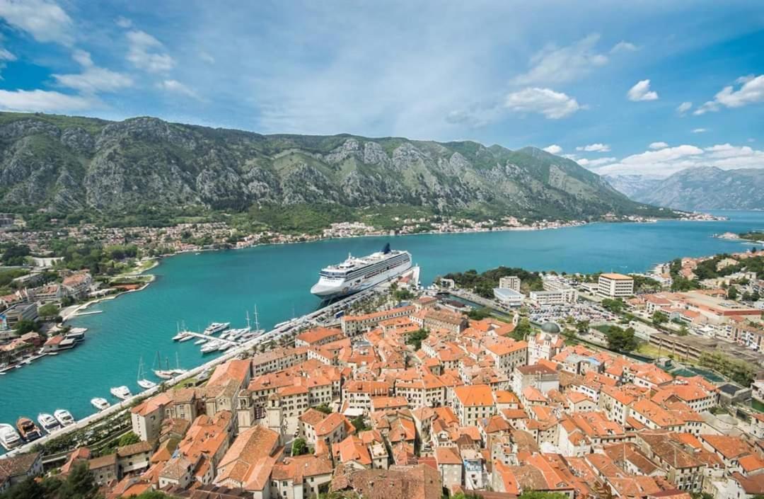 Alisa Sea View Apartment Prcanj Kotor Exterior photo